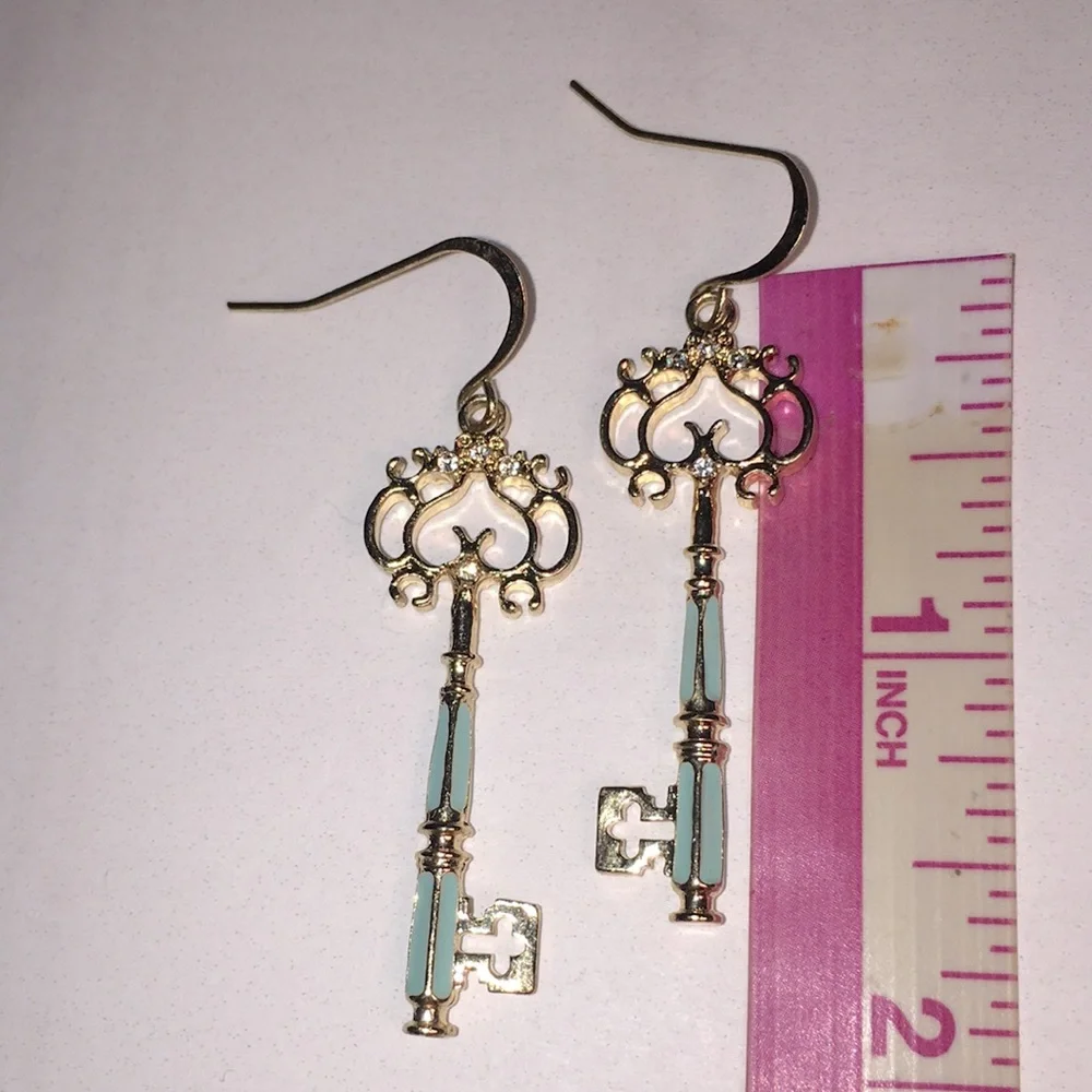 Gold tone crystal embellished blue enamel retro key pierced wire earrings - Picture 15 of 17
